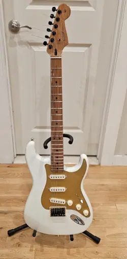 CUSTOM HARDTAIL FENDER STRATOCASTER WITH ROASTED MAPLE NECK AND DIMARZIO PICKUPS