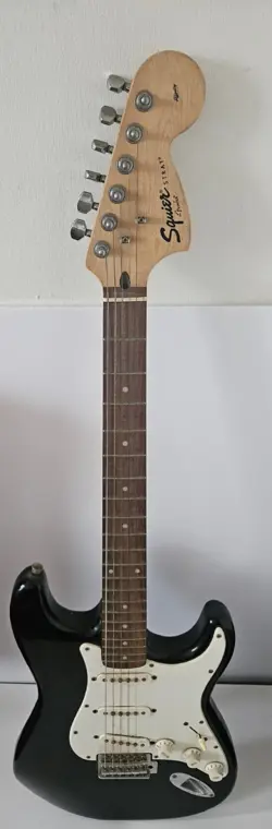 IC040921307 TESTED GUITAR