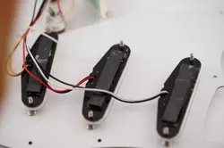 GENUINE FENDER STRAT