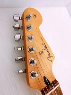 FENDER PLAYER STRATOCASTER PLS TOP