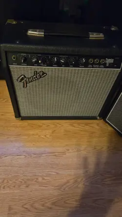 GUITAR AMPLIFIER : FENDER CHAMPION 110