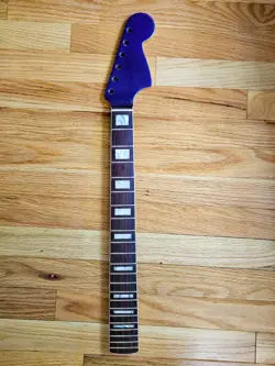 60TH ANNIVERSAY NECK