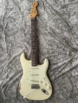 60' STRATCASTER SAFE