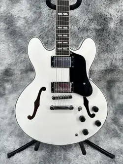 ELECTRIC GUITAR 335 WHITE SEMI HOLLOW BLACK FENDER 6 STRINGS 2H PICKUP