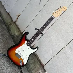 SHOP/STRATOCASTER #PFI8Q5