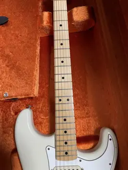 70 STRATOCASTER