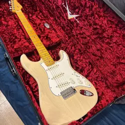 FENDER CUSTOM USA ELECTRIC GUITAR USED NO MAJOR DAMAGE