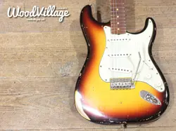FENDER '60 STRATOCASTER