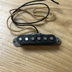 VINTAGE 1970S FENDER STRAT PICKUP. GREY BOTTOM HANDWOUND 5.9K