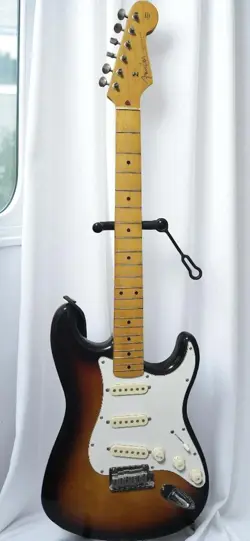 FENDER STRATOCASTER SERIAL