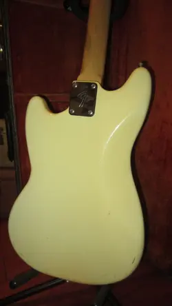 FENDER MUSTANG WHITE