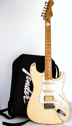 STRATOCASTER CREAM