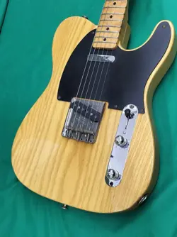 TL52-70 ELECTRIC GUITAR-01