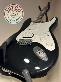 BY SQUIER ELECTRIC