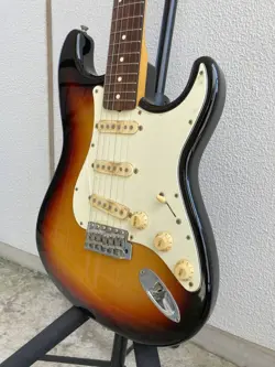 FENDER JAPAN STRATOCASTER SERIAL U / FORMER