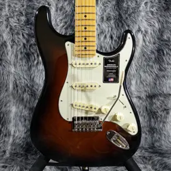 II STRATOCASTER 2-COLOR