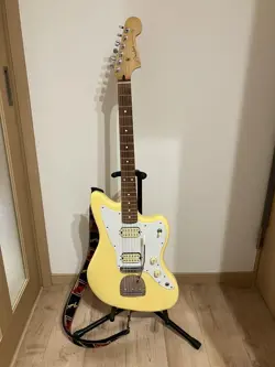 JAZZMASTER BUTTERCREAM ELECTRIC