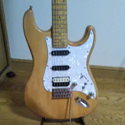 FENDER FUJIGEN JAPAN VINTAGE 70S STRATOCASTER WITH ALNICO PICKUPS AND CUSTOM