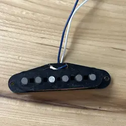 PICKUP NECK POSITION