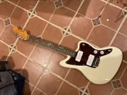 SQUIER FENDER JAZZMASTER PARANORMAL 6 STRING