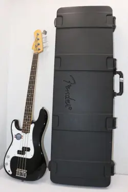 FENDER AMERICAN PROFESSIONAL II PRECISION BASS GUITAR - BLACK