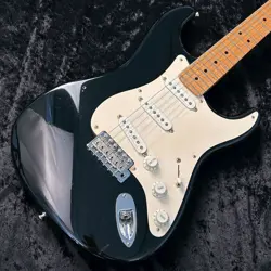 FENDERCUSTOMSHOP ERIC CLAPTON SIGNATURE STRATOCASTER W/SOFT CASE USED