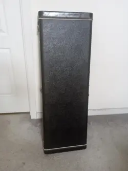 ORIGINAL FENDER KEYS.