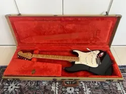 ELECTRIC GUITAR FENDER ERIC CLAPTON STRATOCASTER BLACK MADE IN 1999 USA