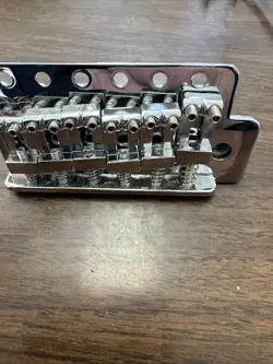 VINTAGE FENDER  HARDTAIL BRIDGE