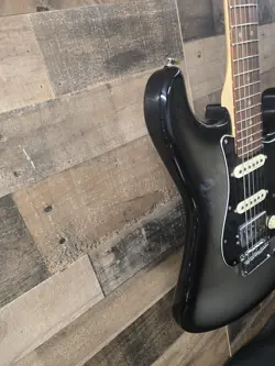 ELECTRIC GUITAR SILVER