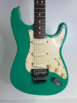 90'S FENDER STRATOCASTER W/CASE (P24026365)