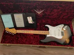 ELECTRIC GUITAR FENDER LIMITED EDITION 70TH ANNIVERSARY 1954 STRAT RELIC & CASE