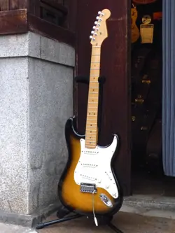 FENDER '00 AMERICAN STANDARD STRATOCASTER