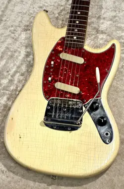FENDER 1966 MUSTANG WHITE ELECTRIC GUITAR