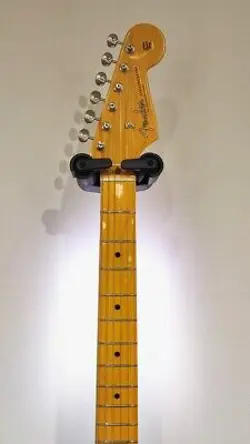 FENDER AMERICAN VINTAGE II 1957 STRATOCASTER   SEA FOAM GREEN