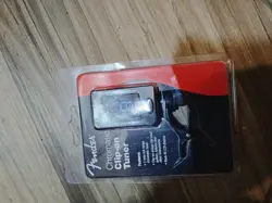 FENDER FT-004 CHROMATIC CLIP ON GUITAR TUNER.