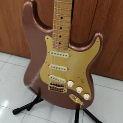 GUITAR STRATOCASTER