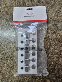 READ DESC - GENUINE FENDER PURE VINTAGE TUNERS FOR STRAT/TELE 099-2074-000
