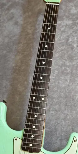 STRATOCASTER RELIC SURF