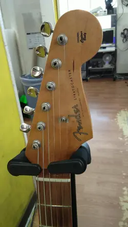STRAT ELECTRIC