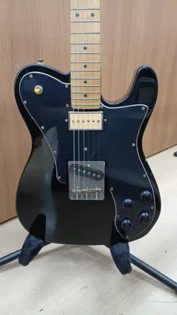 FENDER 72 TELECASTER CUSTOM USED ALDER BODY MAPLE NECK/FINGERBOARD W/SOFT CASE