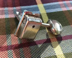 ONE NICKEL KLUSON DELUXE FENDER STRATOCASTER / TELECASTER REISSUE GUITAR TUNER