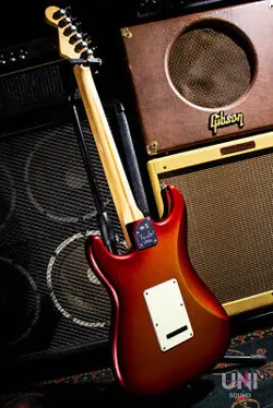 FENDER AMERICAN DELUXE STRATOCASTER HSS SSM/R 2011 (SUNSET METALLIC)