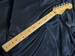 22 FRET STRATOCASTER