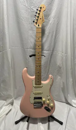 FENDER LIMITED EDITION PLAYER STRATOCASTER SHELL PINK