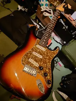 FENDER AMERICANSTRATOCASTER SUNBURST 2003 NO.MG816