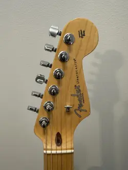 2014 FENDER STRATOCASTER