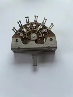 NOS VINTAGE 6 LUG 3 POSITION SPRING RETURN SWITCH 1960S FENDER GUITARS W/ KNOB