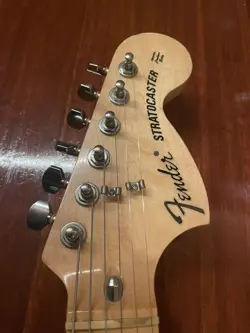 FENDER STRATOCASTER BLACK