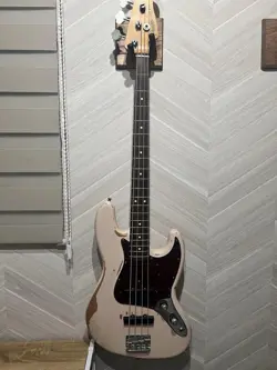FENDER FLEA JAZZ BASS SIGNATURE MODEL SAFE PACKING!